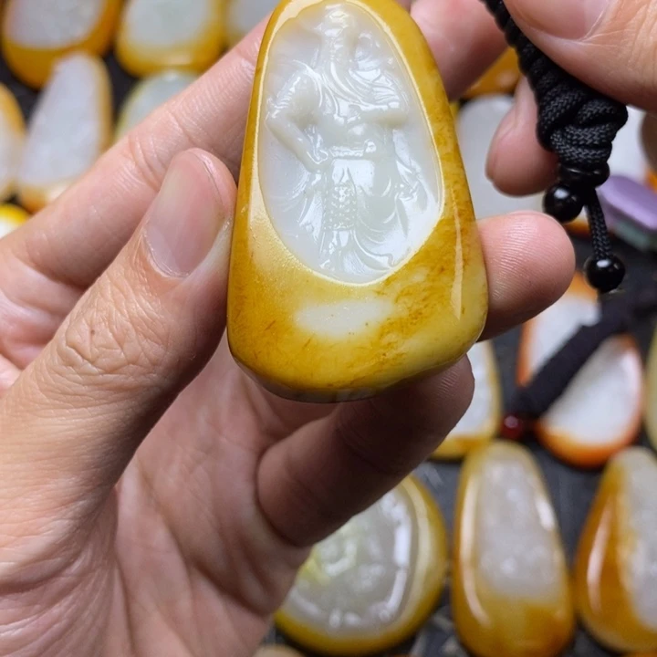 和田玉未镶嵌颈饰