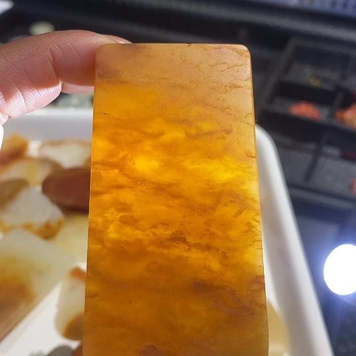 石英质玉（黄龙玉）未镶嵌颈饰