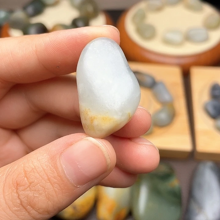 颈饰未镶嵌和田玉2