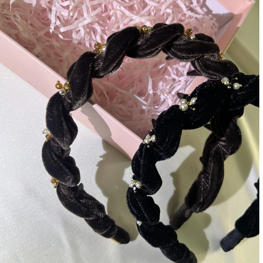 精致桑蚕丝绒面缠绕珍珠发箍秋冬新款增高颅顶头箍法式赫本风发饰