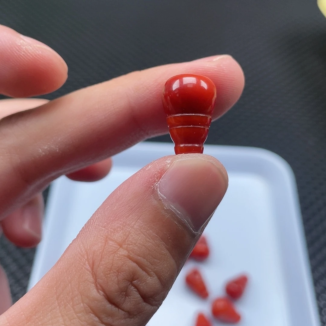 南红玛瑙11*17柿子红三通一颗未镶嵌