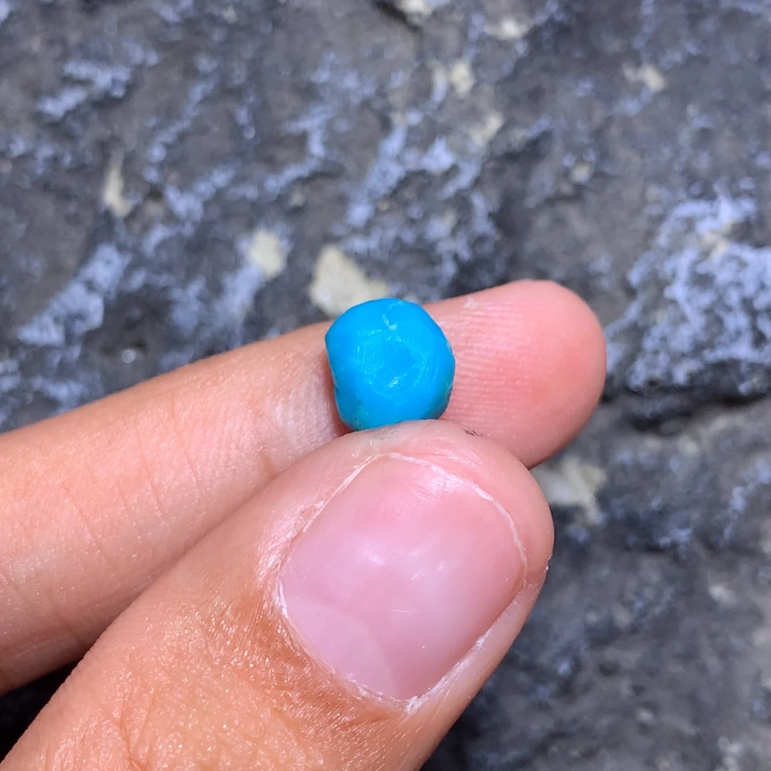 绿松石未镶嵌玉化蓝松随型珠7.2×6.6