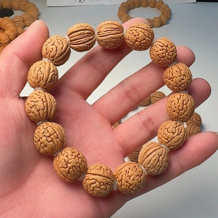 吊坠桃核铁扇公主