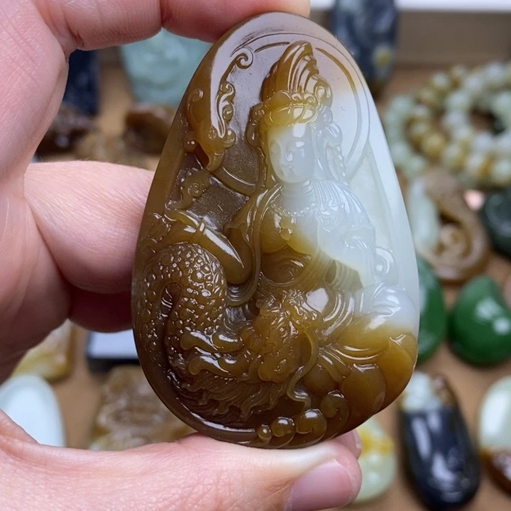 和田玉颈饰未镶嵌开*者