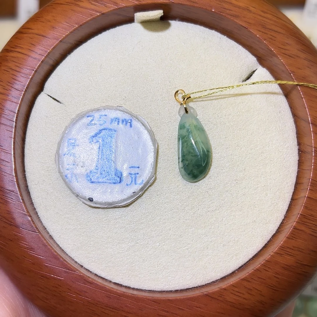 翡翠18K金镶嵌颈饰福瓜