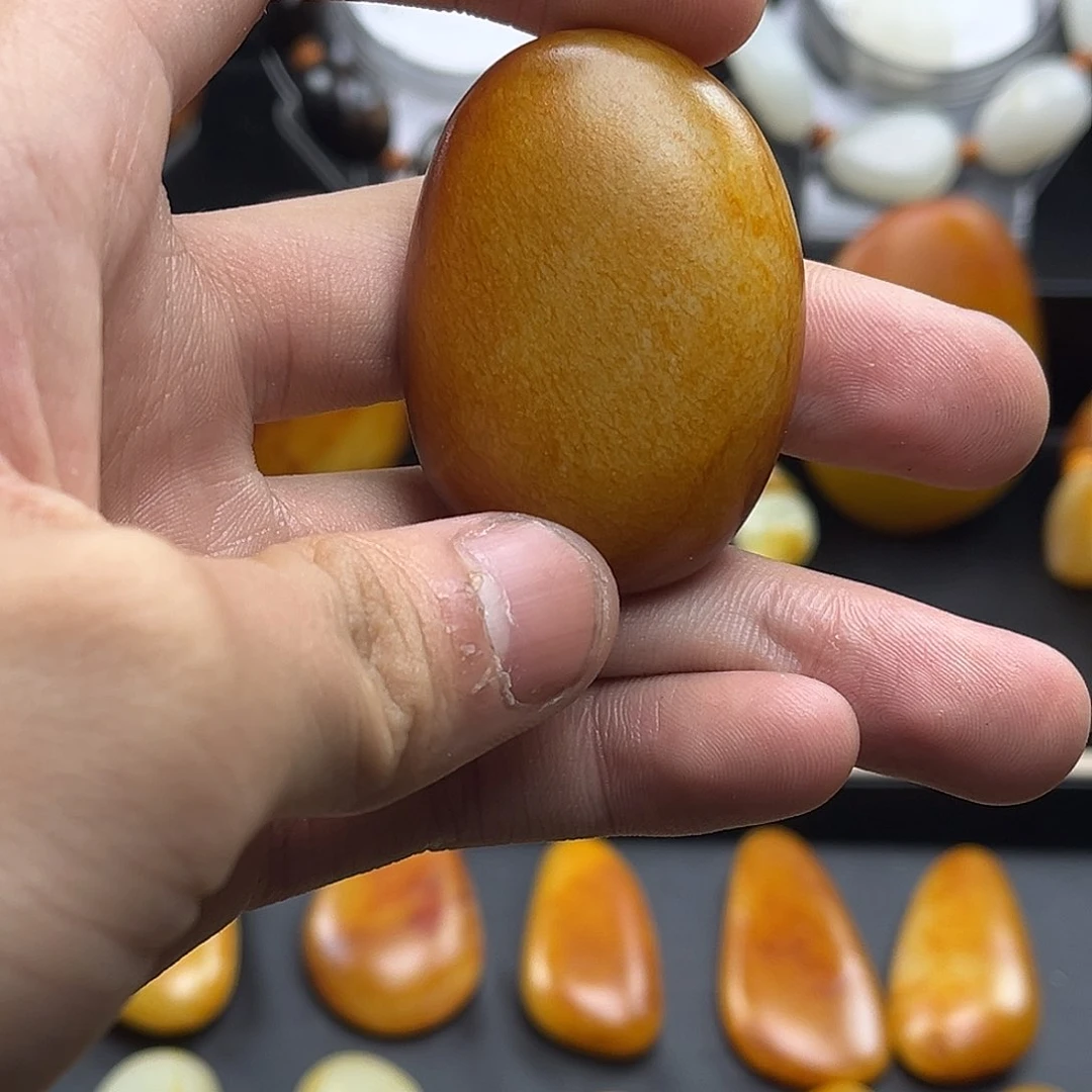 和田玉未镶嵌吊坠(赠链)椿****.