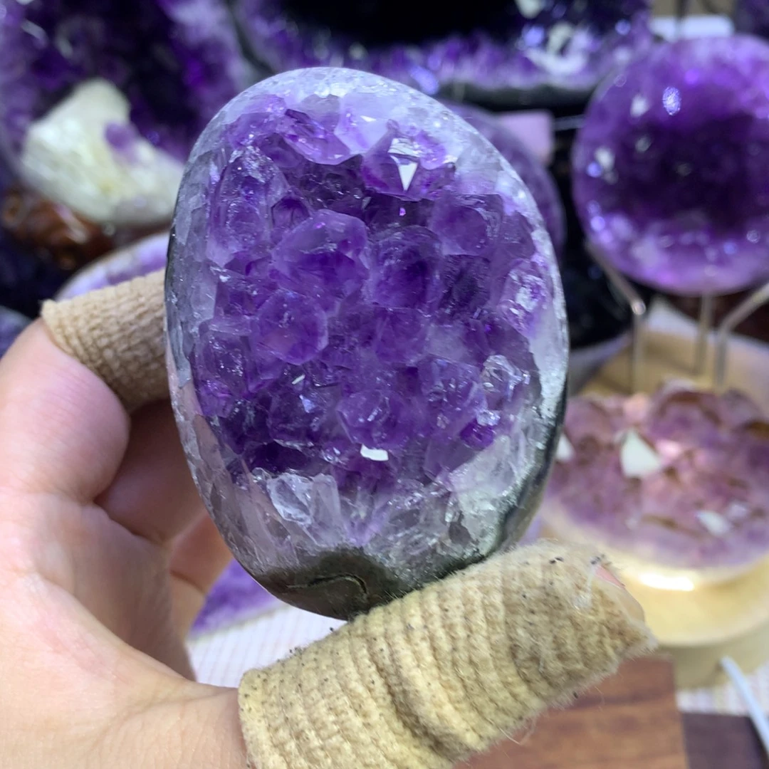 紫晶未镶嵌大型摆件（非配饰）