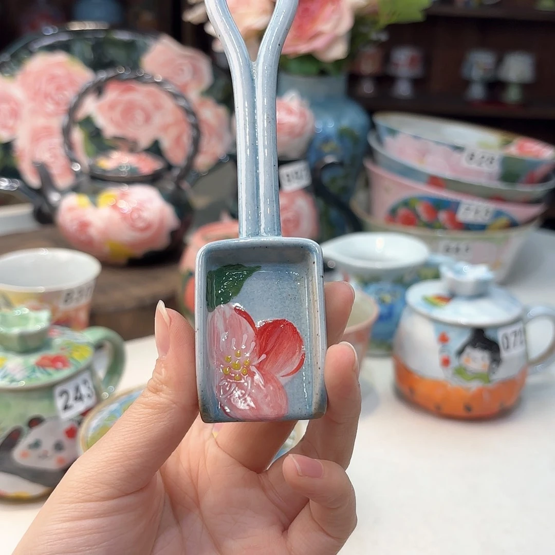 瓷片兔兔的小可爱太