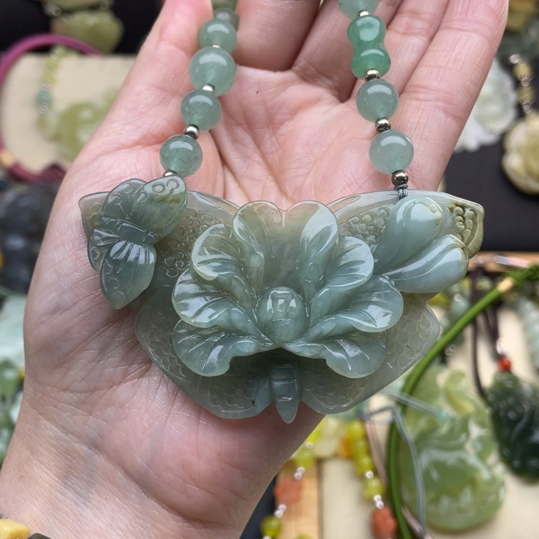 蛇纹石玉颈饰未镶嵌