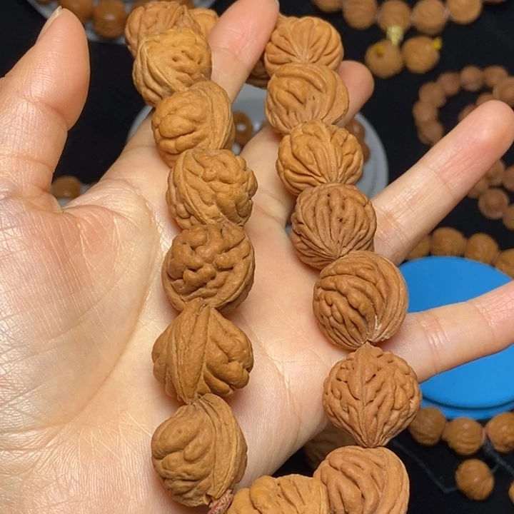 秦岭龙纹桃核手串