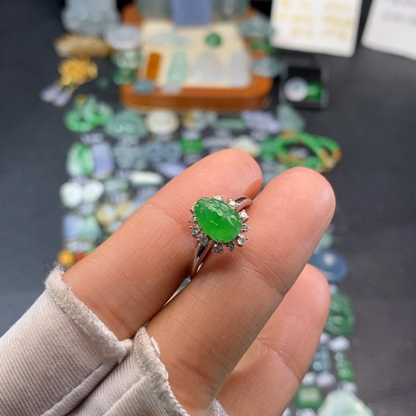 【闪购商品】翡翠挂件18K金镶嵌貔貅