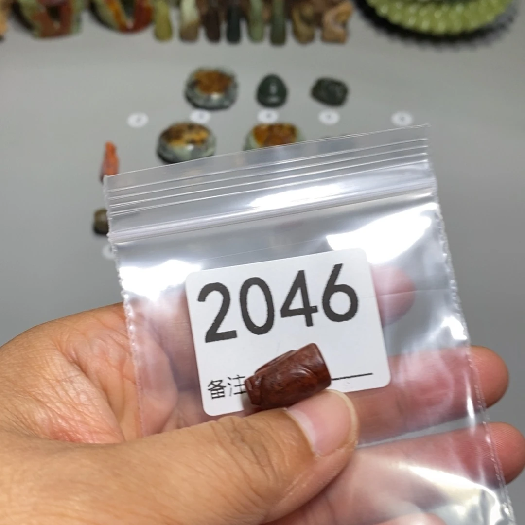 颈饰未镶嵌透闪石质玉马*徐
