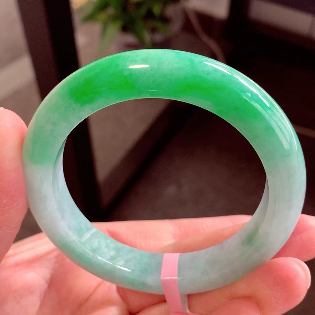 翡翠手镯未镶嵌缅甸翡翠