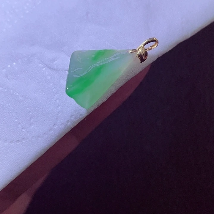 翡翠18K金镶嵌颈饰翡翠