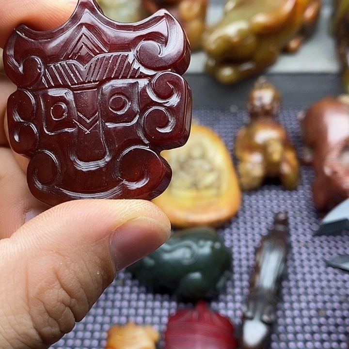 未镶嵌蛇纹石玉颈饰