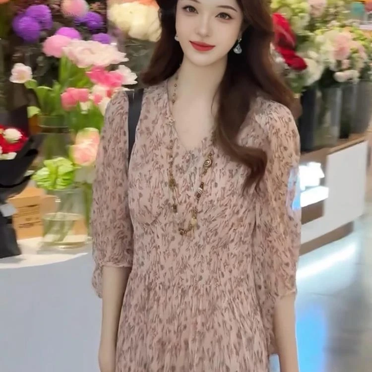 法式气质V领雪纺碎花连衣裙女2025夏季新款大码女装收腰显瘦长裙