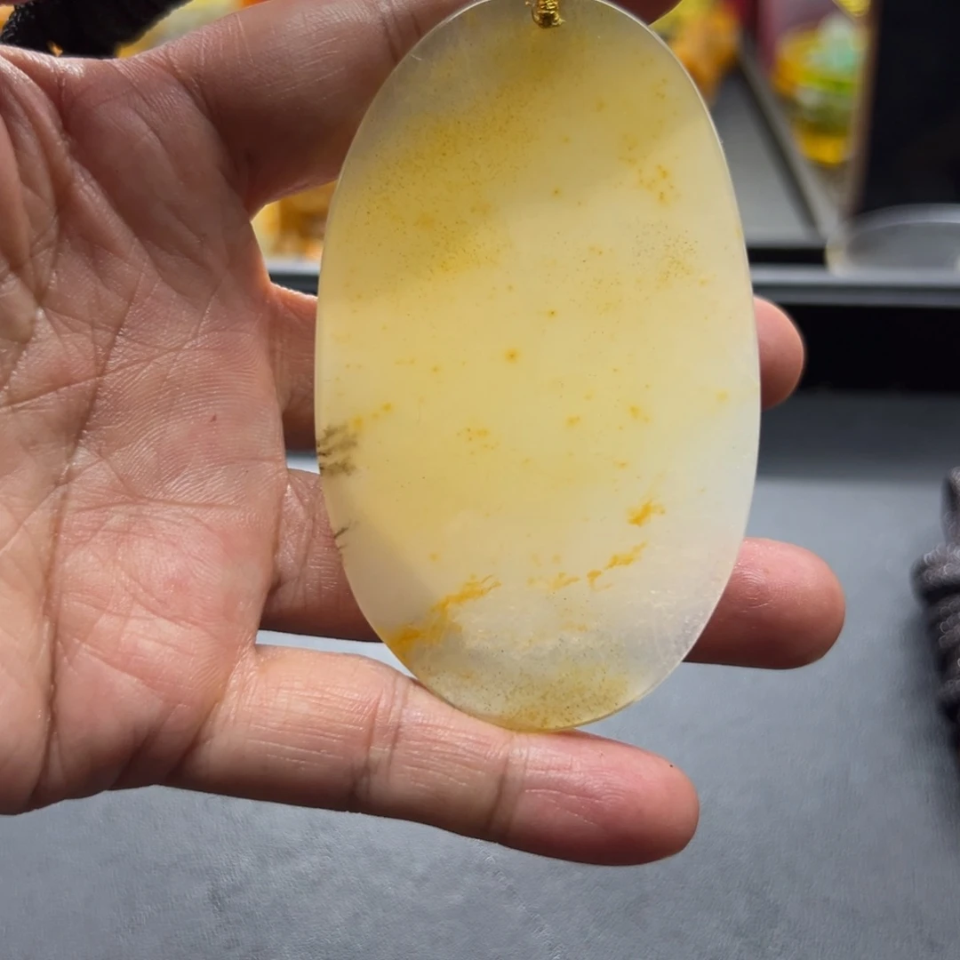 未镶嵌未镶嵌石英质玉