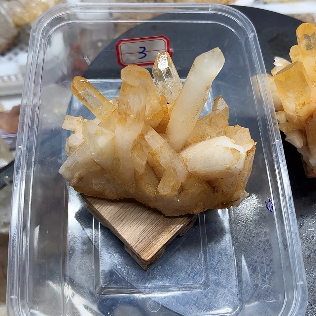 朱***妍水晶珠宝半成品未镶嵌