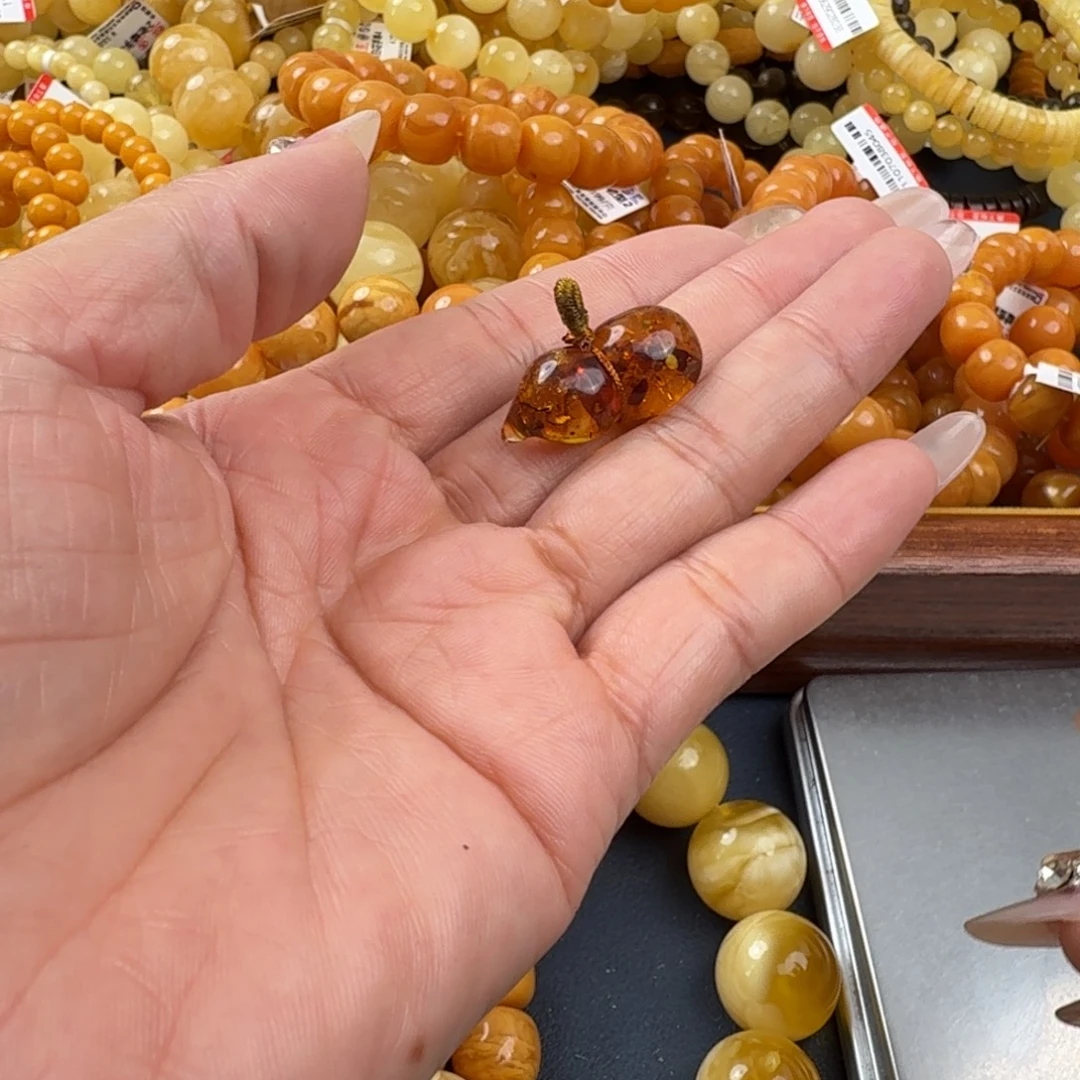 琥珀未镶嵌珠宝奇石