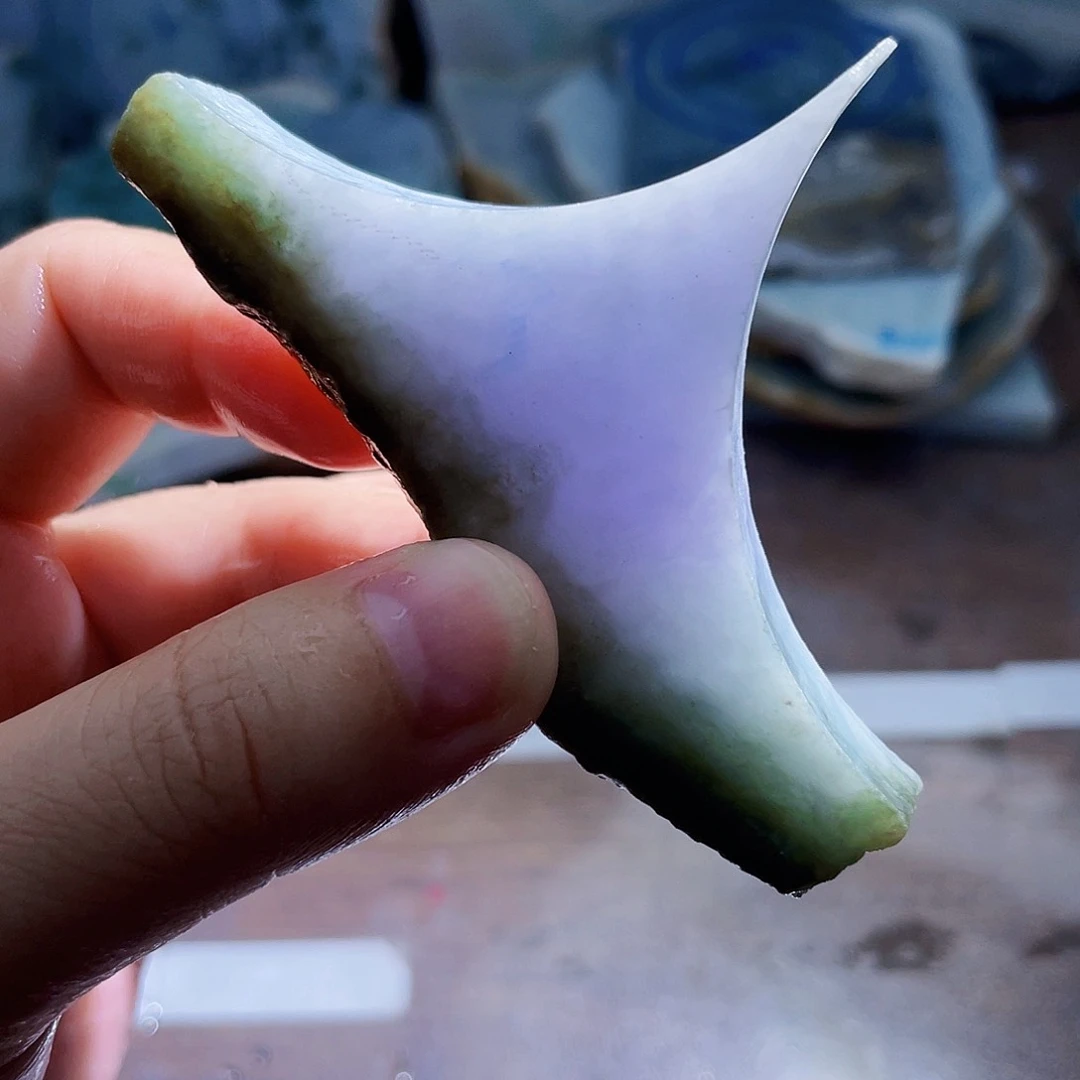 翡翠未镶嵌颈饰毛料2