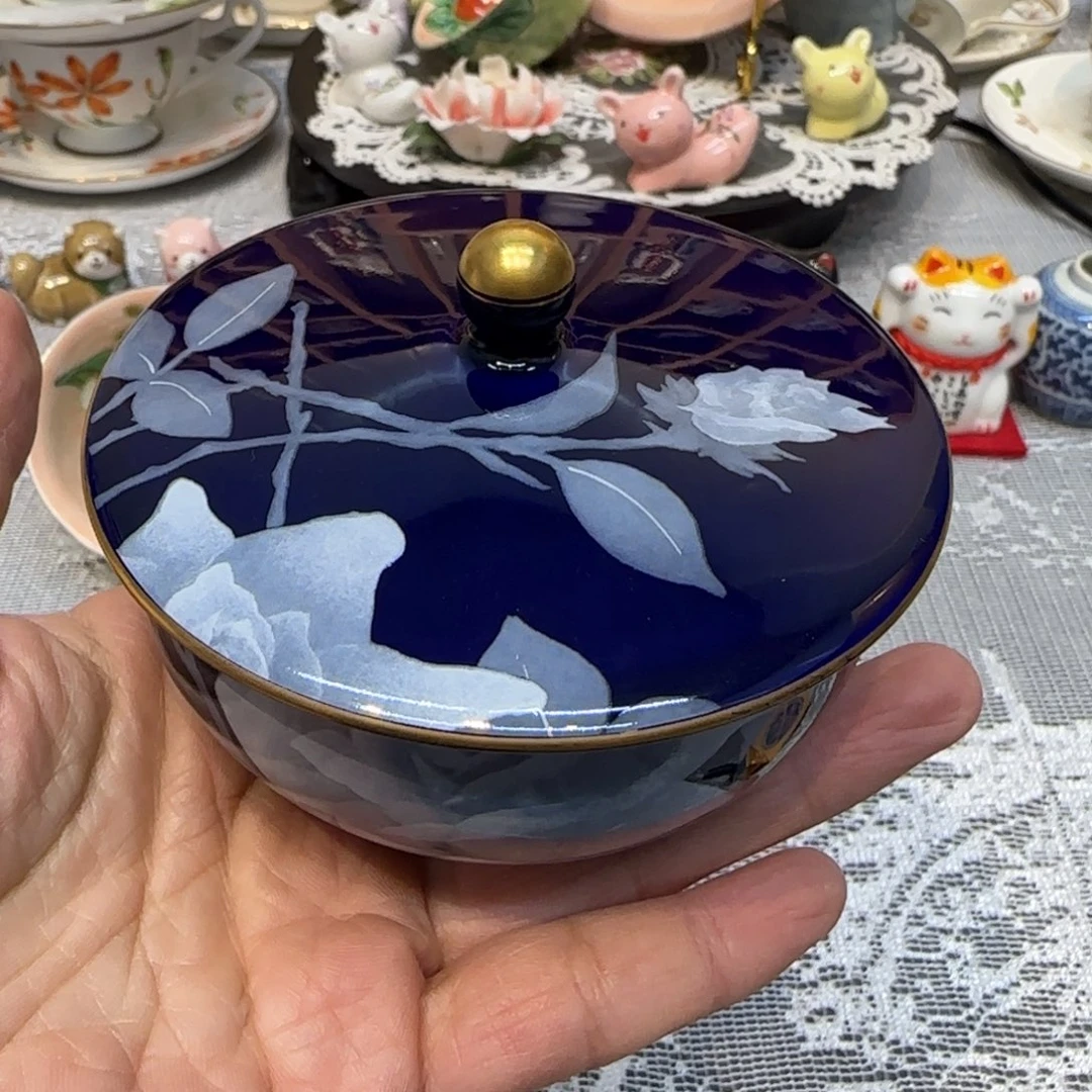 咖啡杯里的咖啡是我的最爱