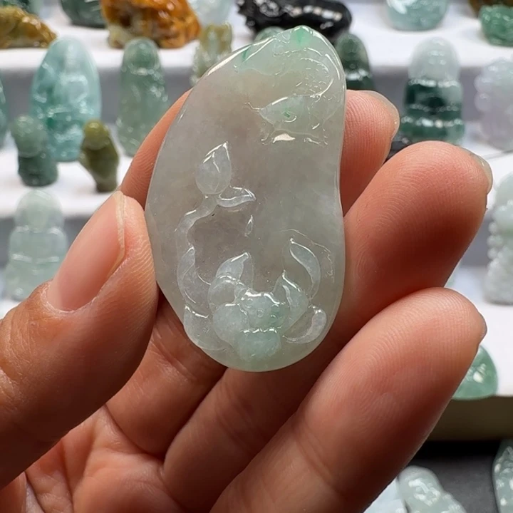 翡翠未镶嵌颈饰翡翠