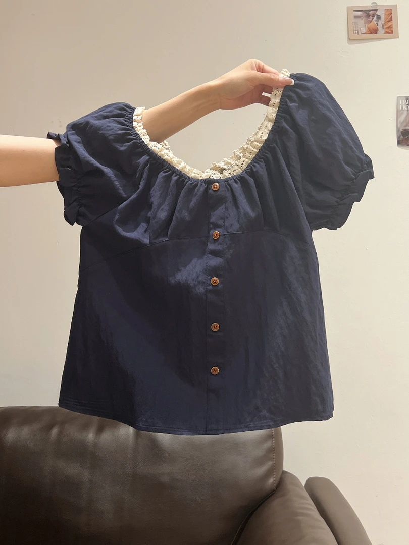 2025年夏季新款法式复古V领蕾丝拼接设计感短袖T恤女修身显瘦上衣