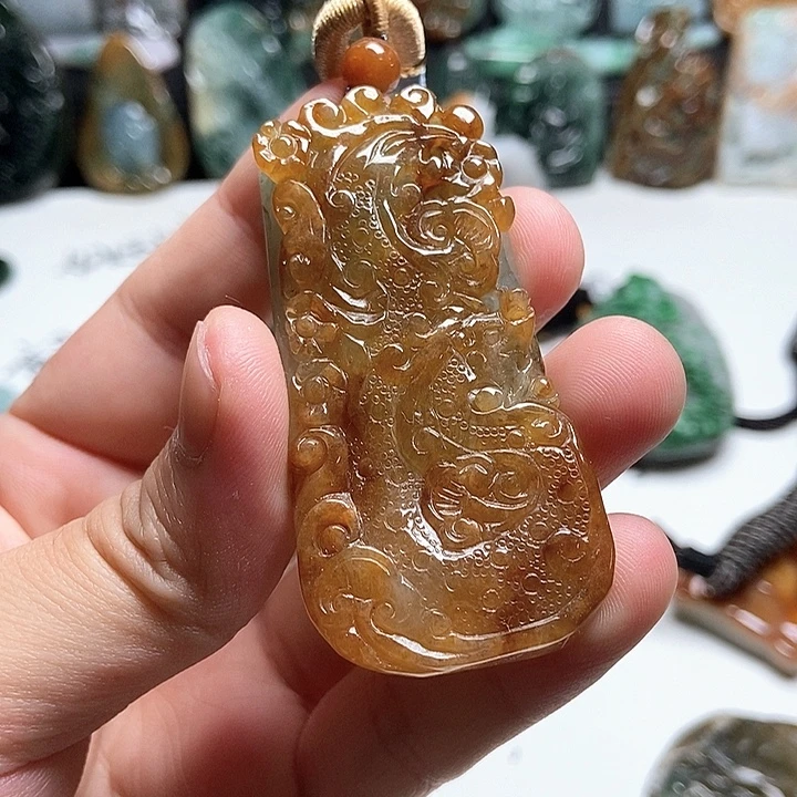 春***喜翡翠未镶嵌颈饰翡翠a货