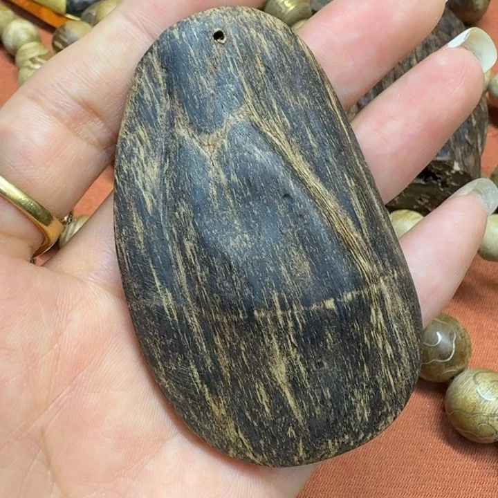 大叶紫檀（黑酸枝木类）