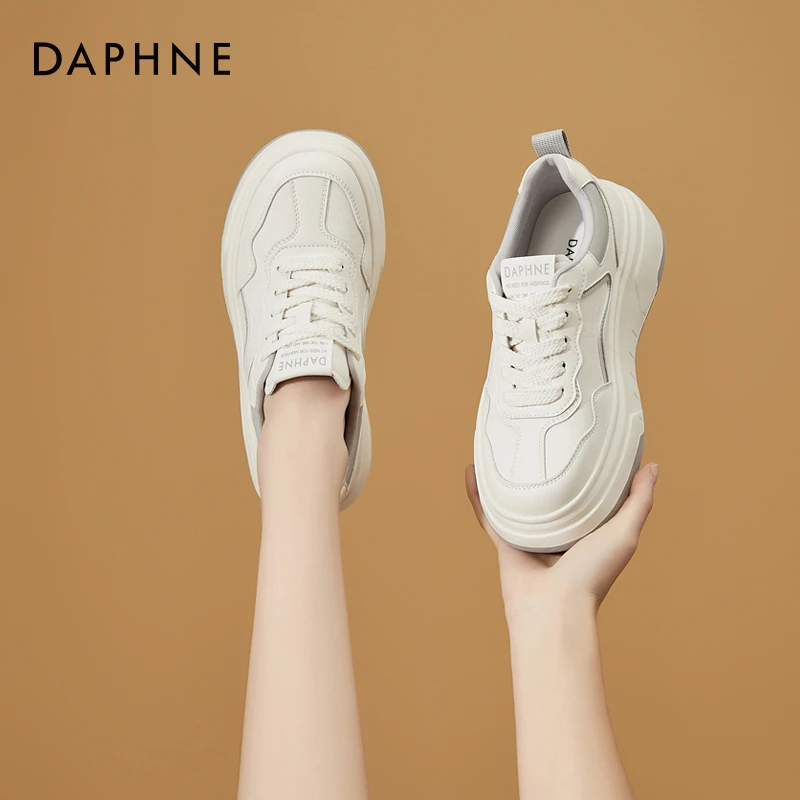 达芙妮时尚小白鞋女2025年秋季新款厚底板鞋松糕鞋百搭运动休闲鞋
