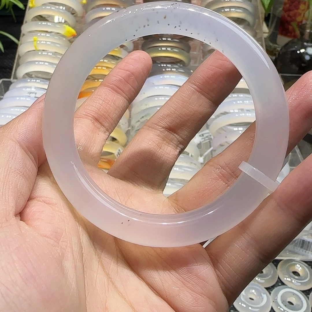 玛瑙/玉髓未镶嵌手镯漂沙胖圆条