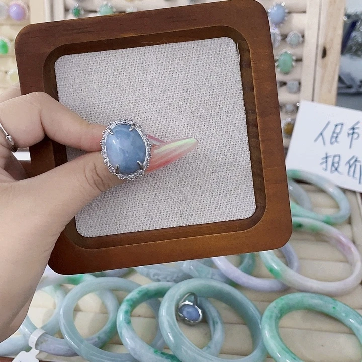 翡翠未镶嵌颈饰天然翡翠Ａ货