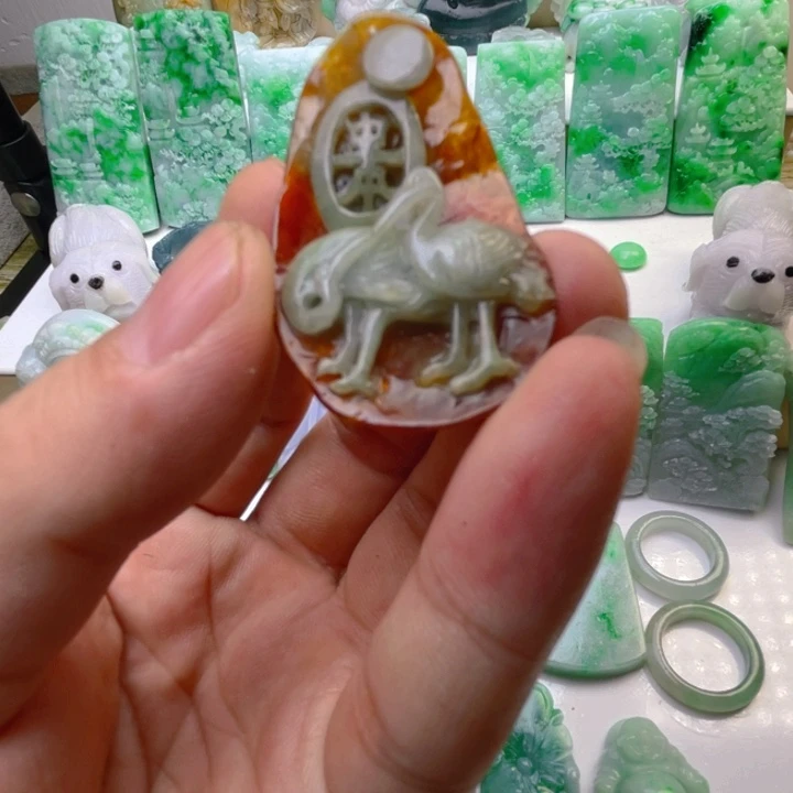 翡翠未镶嵌颈饰翡翠