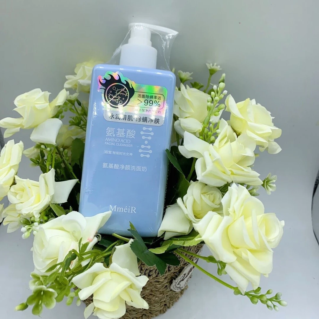 氨基酸洁面乳深层清洁皮肤补水除螨不刺激不紧绷