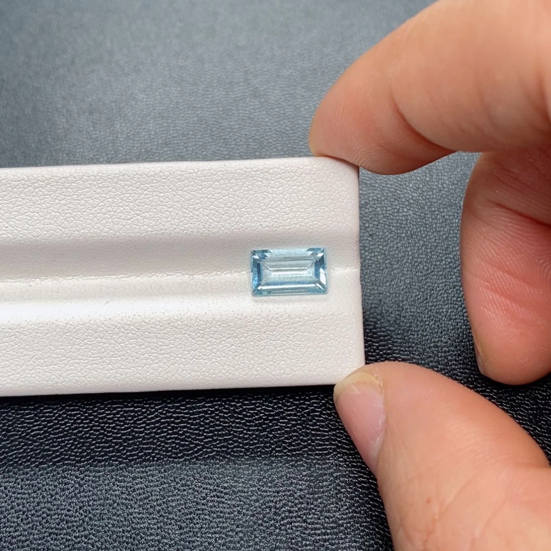 海蓝宝石裸石未镶嵌1.9