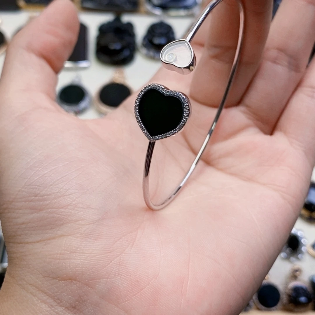 18K金镶嵌定制翡翠墨翠爱心手镯