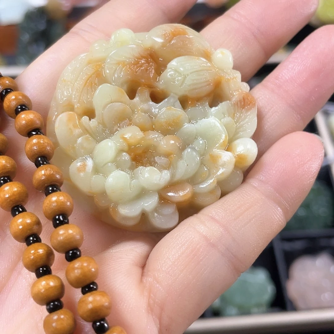 蛇纹石玉颈饰未镶嵌