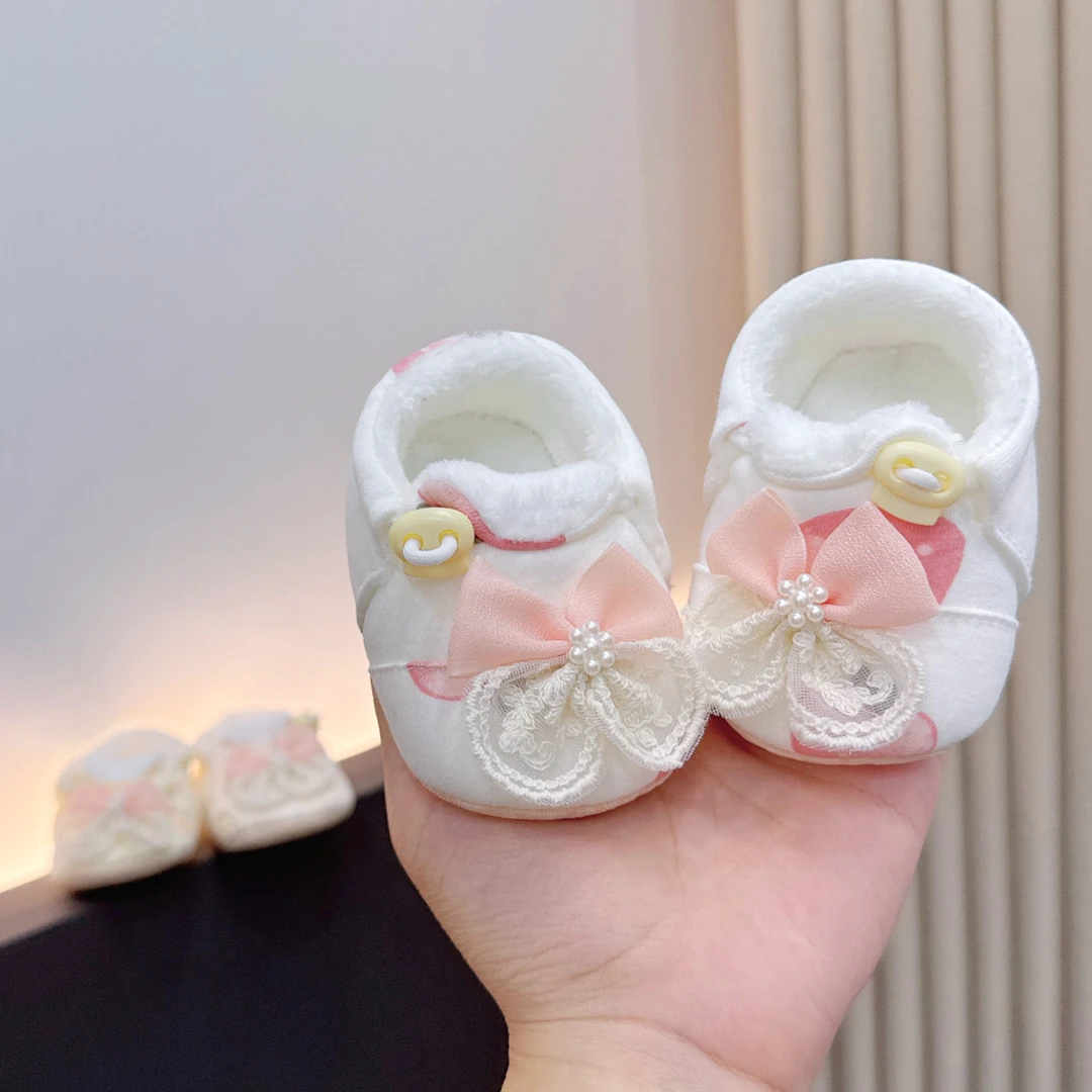 秋冬婴儿鞋0-1岁女宝宝软底步前鞋防掉加绒加厚保暖棉鞋6-12个月