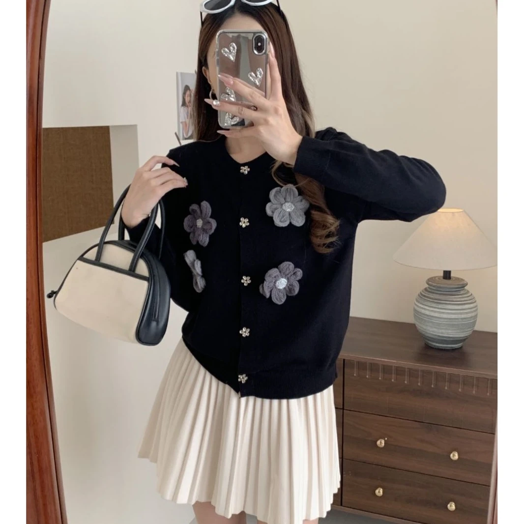 新款女装百搭立体花朵圆领开衫复古秋季女上衣气质毛衣针织衫长袖