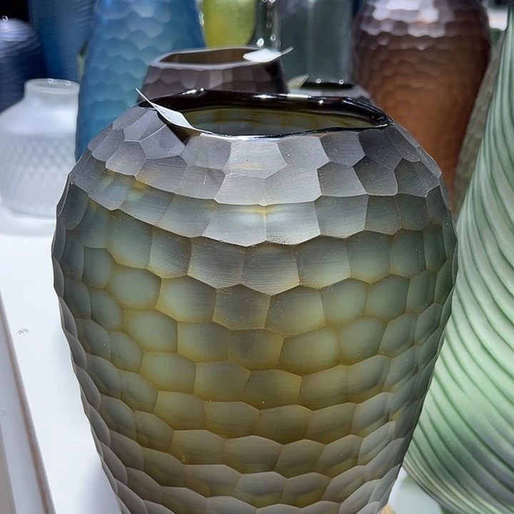 琥珀色磨刻花瓶花器高34口13