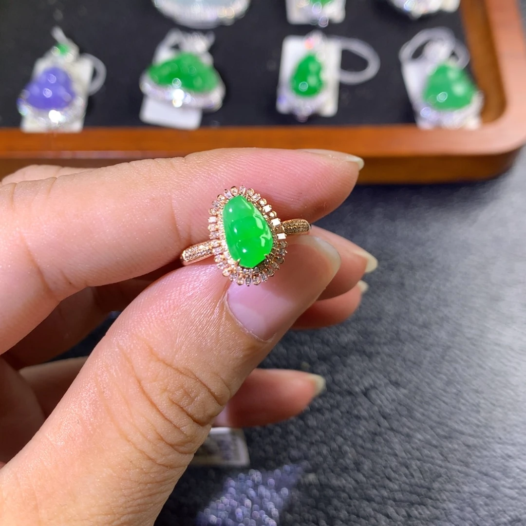 翡翠18K金镶嵌戒指翡翠