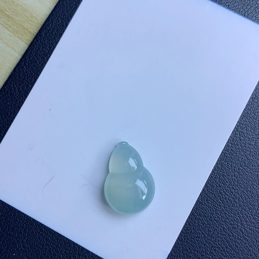 翡翠颈饰未镶嵌葫芦