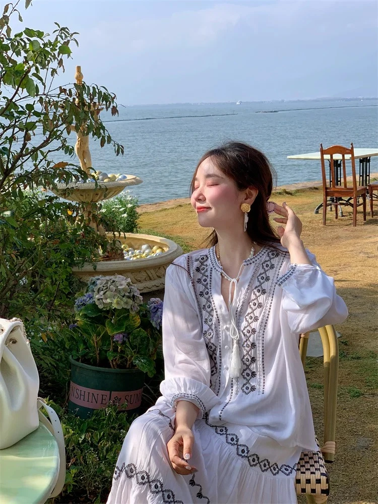 MN.南油原创法式小众早秋系带百褶刺绣灯笼袖圆领衬衫+刺绣半裙