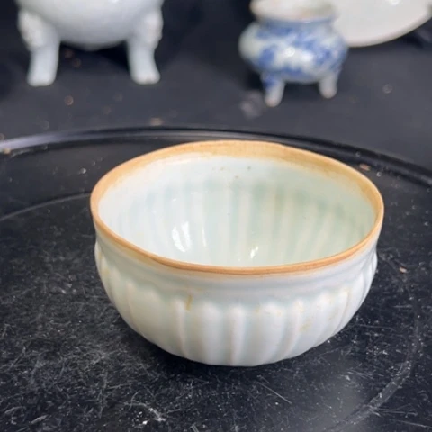 摆件单纯釉的一个小盏