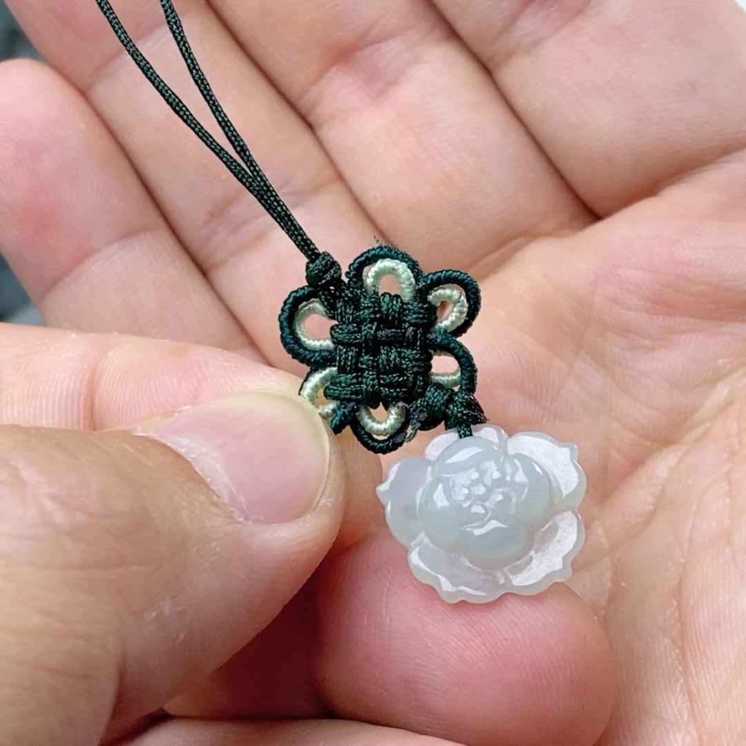 翡翠颈饰未镶嵌阿*?好