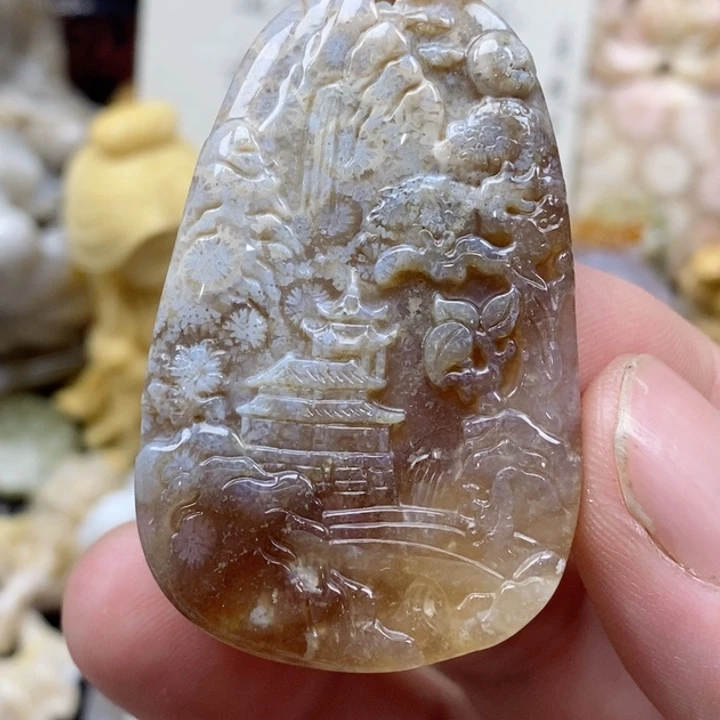 颈饰未镶嵌硅化珊瑚（珊瑚玉）有瑕