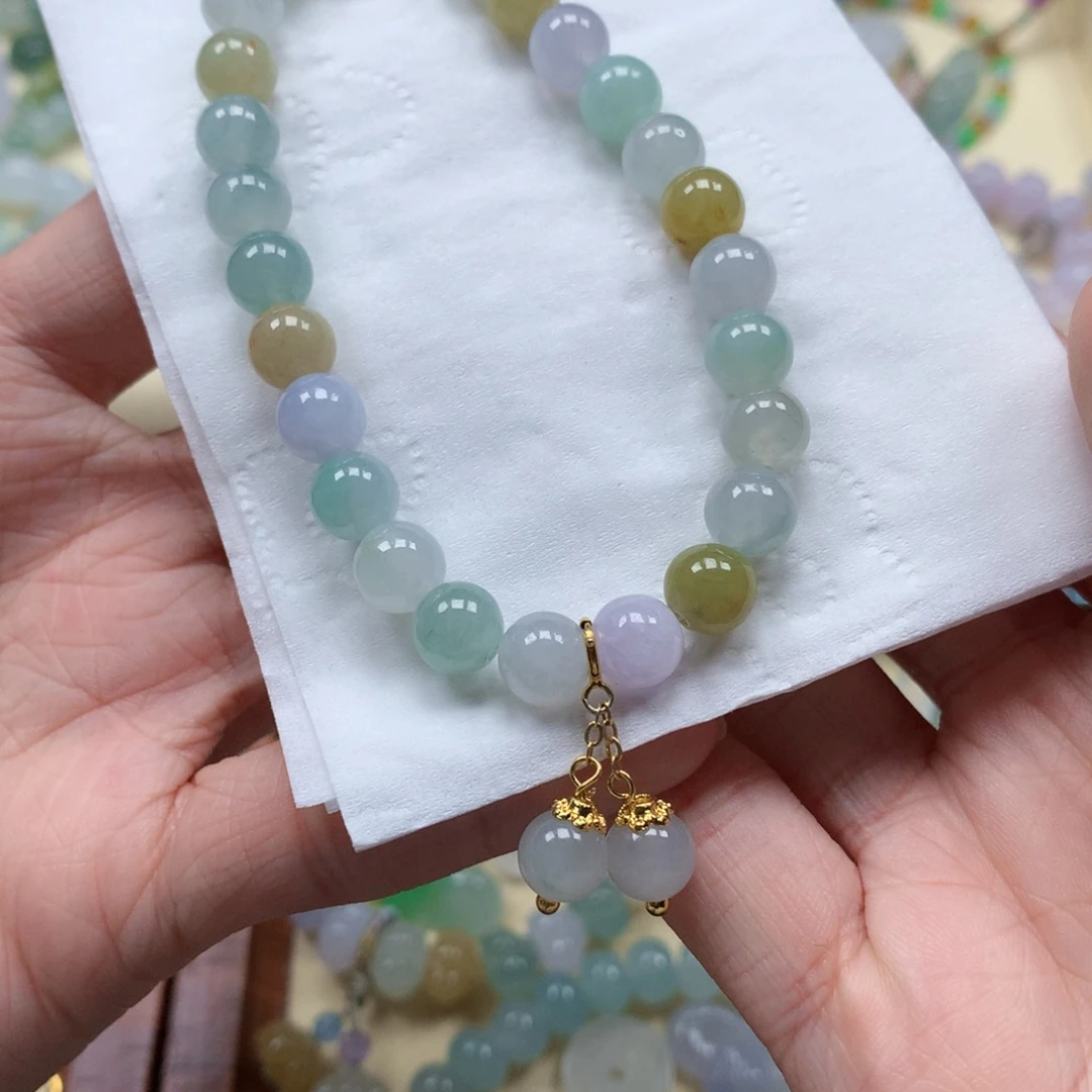 翡翠未镶嵌颈饰是