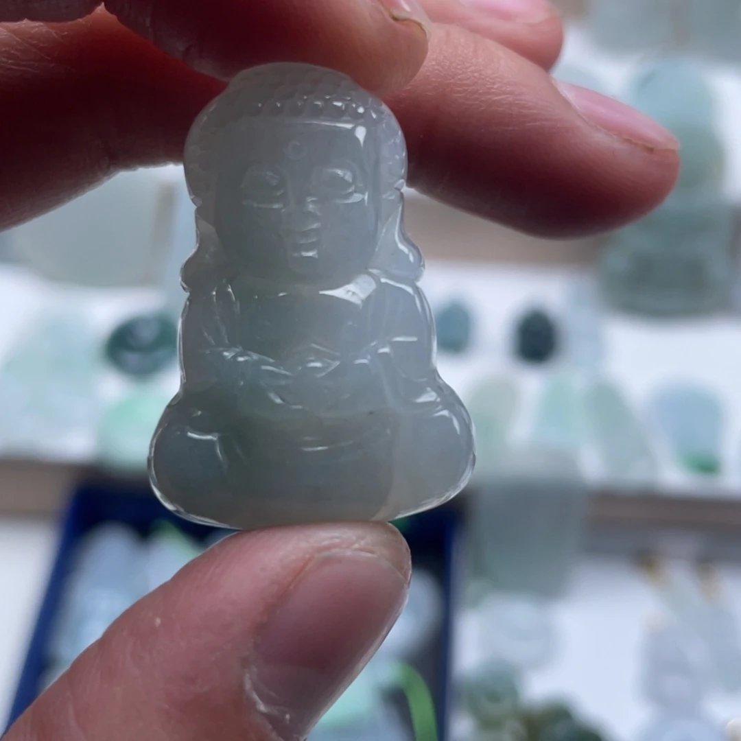 翡翠未镶嵌颈饰宝宝佛