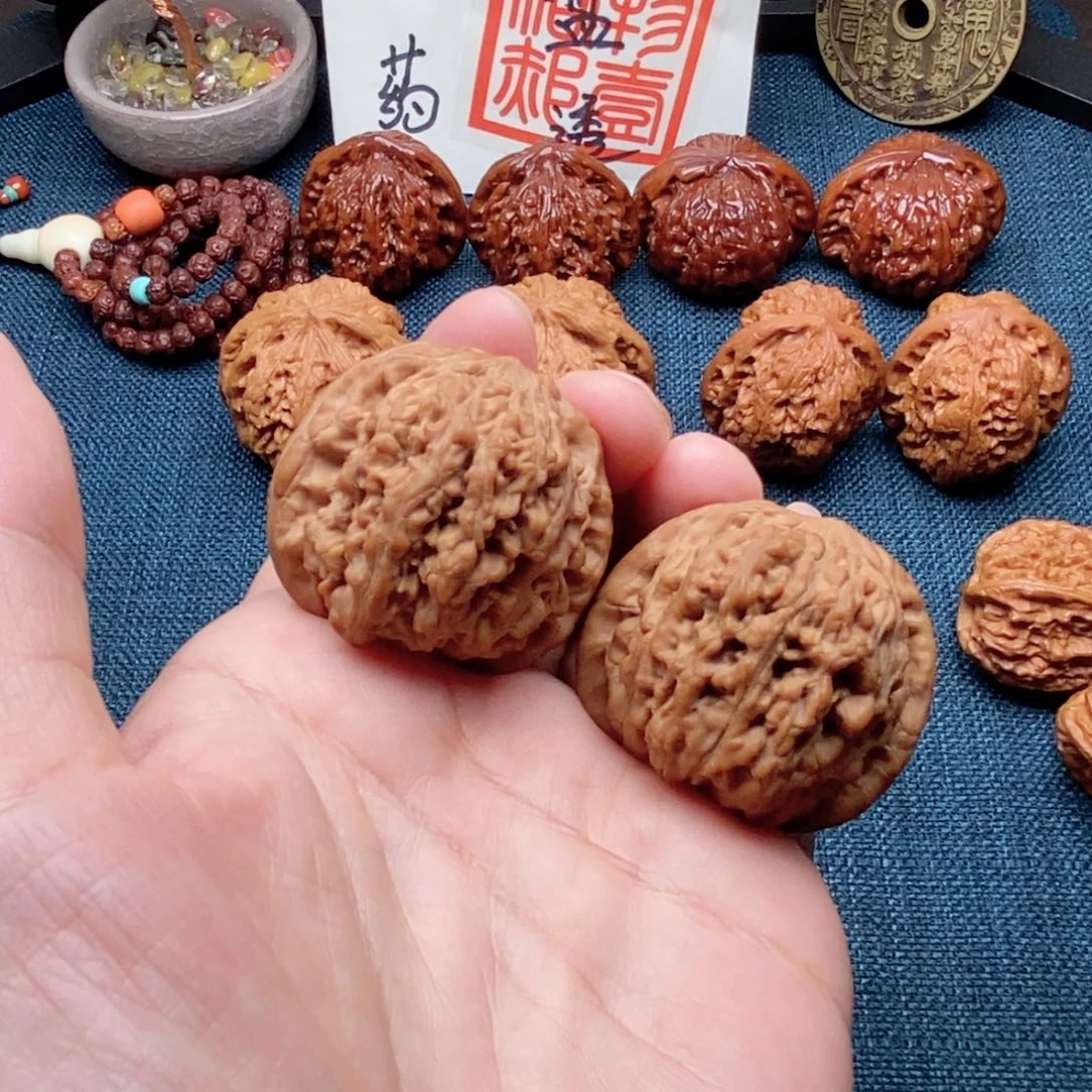 桃核吊坠丝*克野生血麒麟36