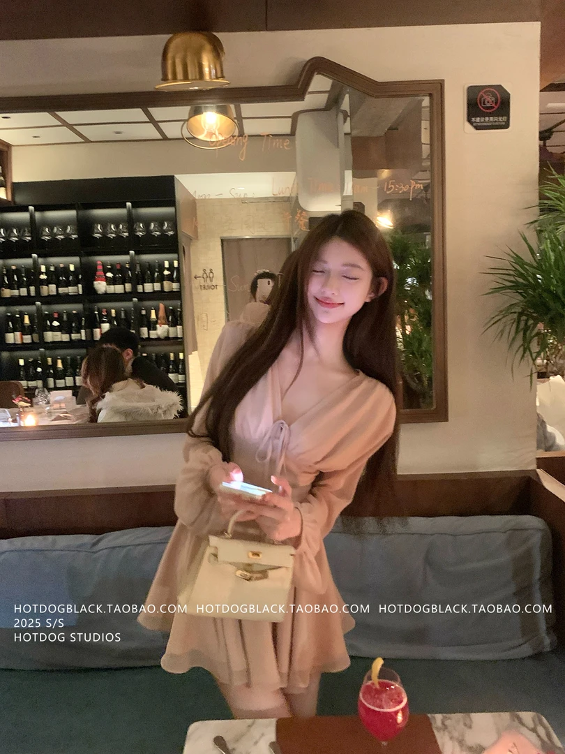 法式V领长袖修身显瘦连衣裙女春夏季2025新款甜美气质收腰短裙子